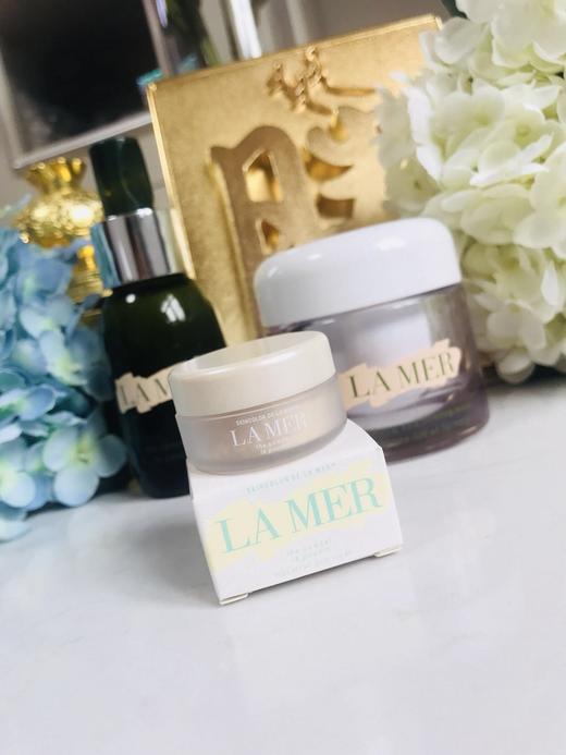 正装定价900 LAMER/海蓝之谜轻柔轻盈散粉3g 中小样 带粉扑 粉质超细腻 珠光修容 空气啫哩 让妆容更通透 持久不脱妆 轻盈无负担 不浮粉不起皮 肌肤呈现细腻光泽搪瓷质感 ！4个包邮 商品图1