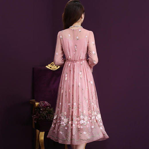 WXY-JR-3289新款时尚优雅气质收腰圆领长袖桑蚕丝刺绣双绉连衣裙 商品图2