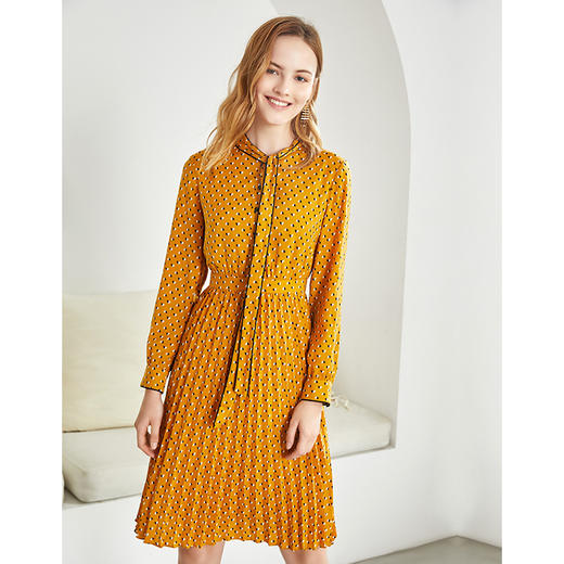 EITIE爱特爱秋季新款时尚洋气系带收腰显瘦百褶印花连衣裙女6007731 商品图5