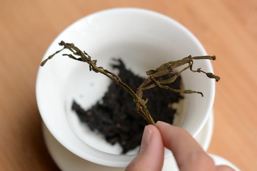 【螃蟹脚】云南古茶树上的“茶精”稀有珍品（50克瓷罐装） 商品图3