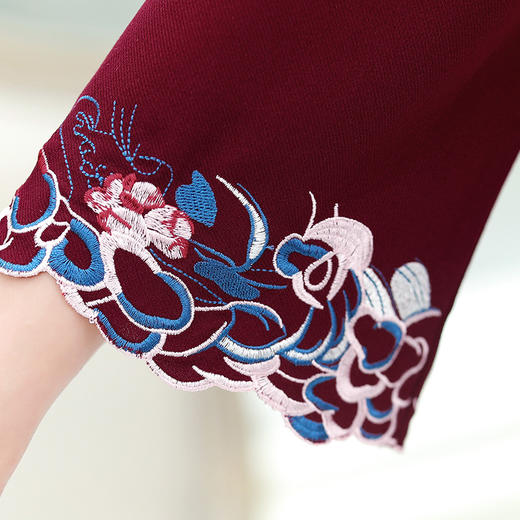 XXJ-A090EOA210新款民族风绣花长袖T恤+阔腿裤中老年妈妈装大码宽松两件套 商品图2