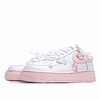 Air Force 1 Pink Foam White LF粉白空军一号 货号：CV7663-100 这款白配粉红色Air Force 1 GS采用两色调的粉红色泡沫皮革鞋面，可以为旋转带来可爱的外观 商品缩略图0