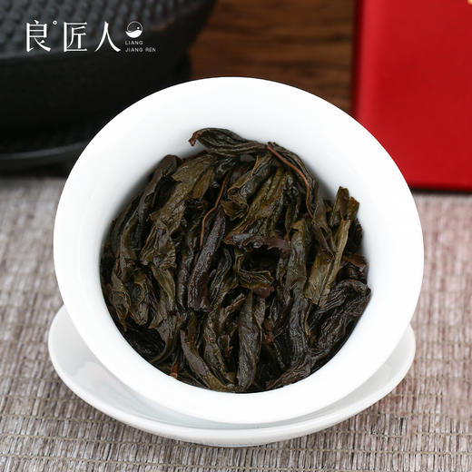 春晓肉桂 来自武夷山正岩产区碧石岩，茶山面朝南，受日晒时间长，茶汤甜度高，带有花果香味，韵长味佳，性价比极高，适合作为日常口粮茶。 商品图4