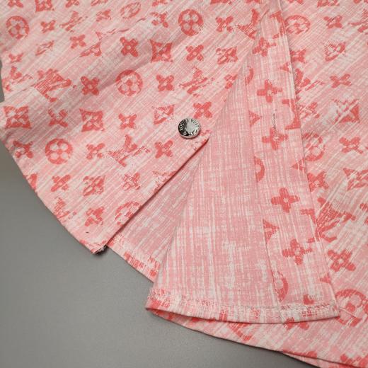 点此购买 lv粉色双面牛仔提花水洗牛仔外套 莲153641