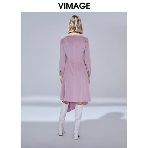 VIMAGE纬漫纪秋款纯色百搭洋气褶皱收腰不规则裙摆连衣裙V1407020 商品图4