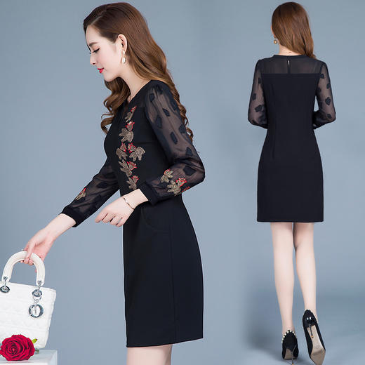 YWE-TYH8301刺绣中长款修身显瘦气质V领打底裙 商品图2