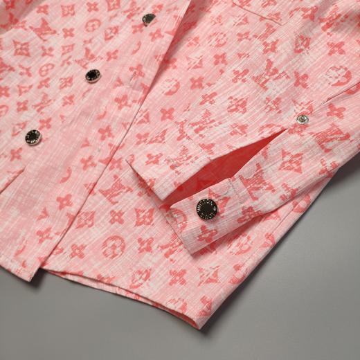 点此购买 lv粉色双面牛仔提花水洗牛仔外套 莲153641