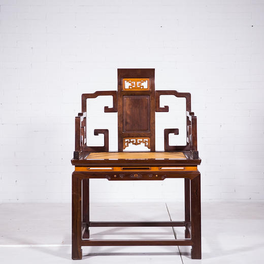 清代 红木镶黄杨拐子纹扶手椅成堂(四椅两几) - 明清家具研习社