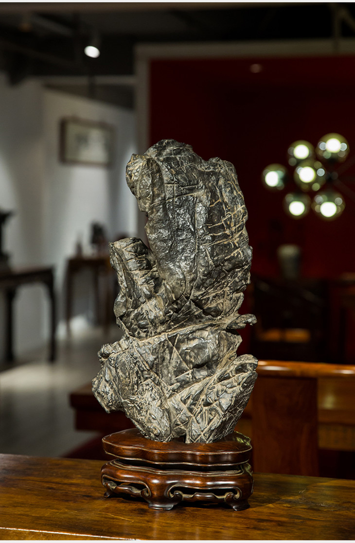 明灵璧石峭峰赏石