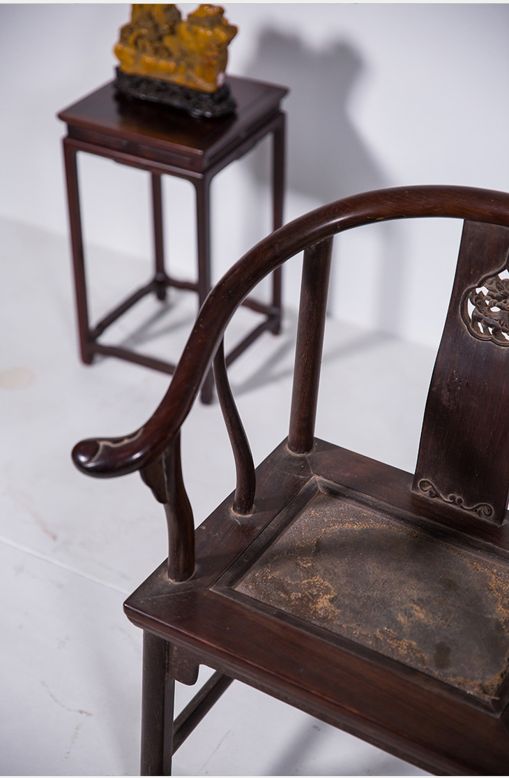 清红木麒麟纹小圈椅