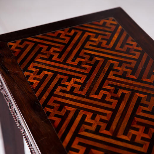 清乾隆红木百纳镶万字锦地纹桌面夔龙纹条桌