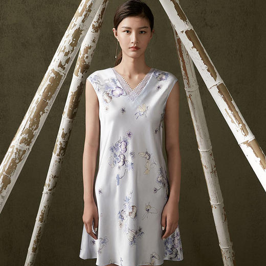 【皇锦】瓜瓞连绵·蕾丝交叠领口短裙 商品图0