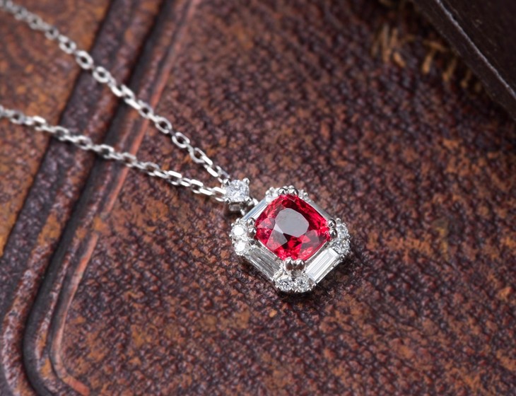 18k金尖晶石吊坠