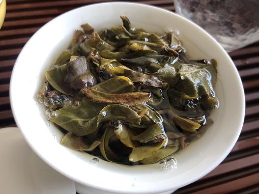 宽茶窄酒｜【限量款生普洱茶饼】“岁云暮”勐宋大曼吕 2020年 商品图3