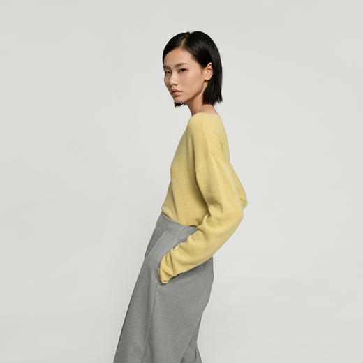 2020经典款女士纯山羊绒一字领稀针条纹套头衫 商品图2