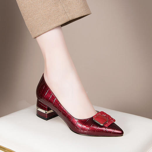 old 801百搭粗跟单鞋女软皮方头时尚漆皮瓢鞋尖头