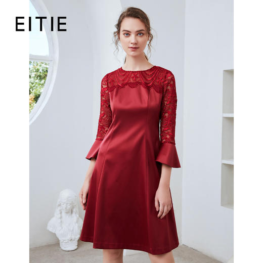 EITIE爱特爱秋季新款洋气复古蕾丝拼接喇叭袖收腰连衣裙女裙C20075124 商品图0