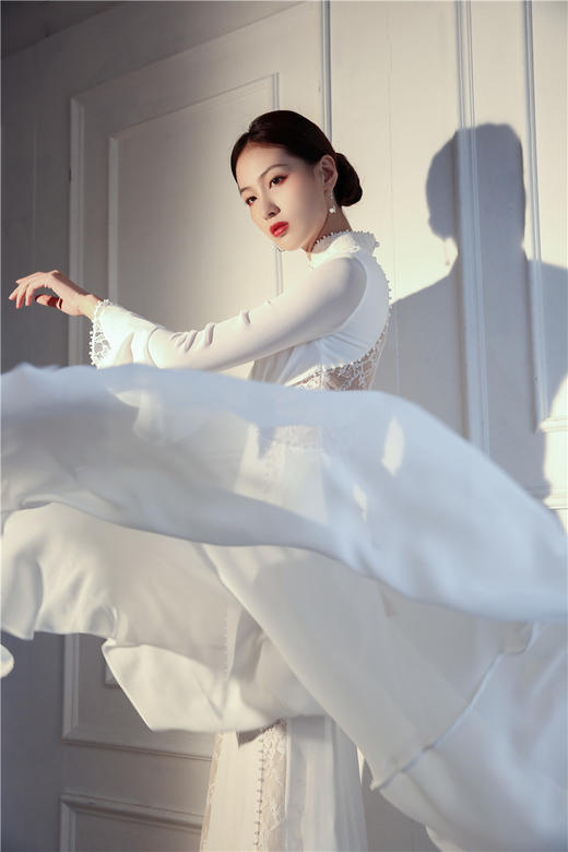 荷言HEYEN 云中锦书 手工礼服裙时装周走秀款 商品图4