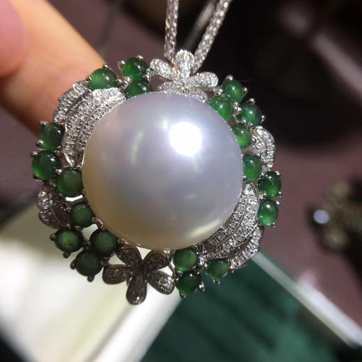 翡翠珍珠吊坠18k厚金钻石77翡翠吊坠169mm冷光澳白珍珠正圆强光皮滑