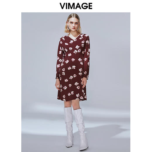 VIMAGE纬漫纪秋款复古印花显瘦V领收腰A字连衣裙女显瘦V1407011 商品图1