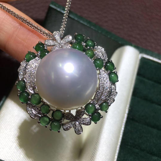 翡翠珍珠吊坠18k厚金钻石77翡翠吊坠169mm冷光澳白珍珠正圆强光皮滑