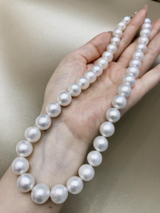 澳白珍珠项链超值放漏的一串澳白珍珠项链极微瑕生长纹皮层细腻实物