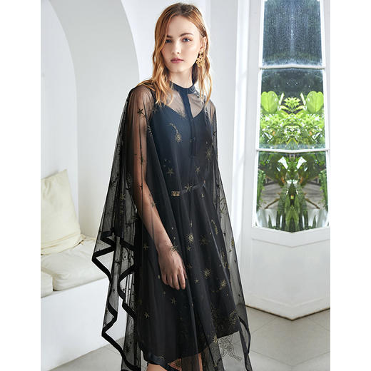 EITIE爱特爱秋季新款时尚吊带网纱披风收腰星空小黑裙礼服裙6077710 商品图1