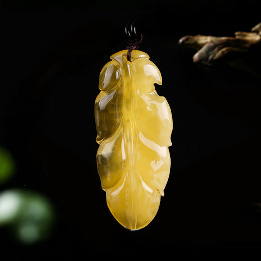 大业有成天然琥珀蜜蜡树叶雕件项链吊坠278g祝运旺财