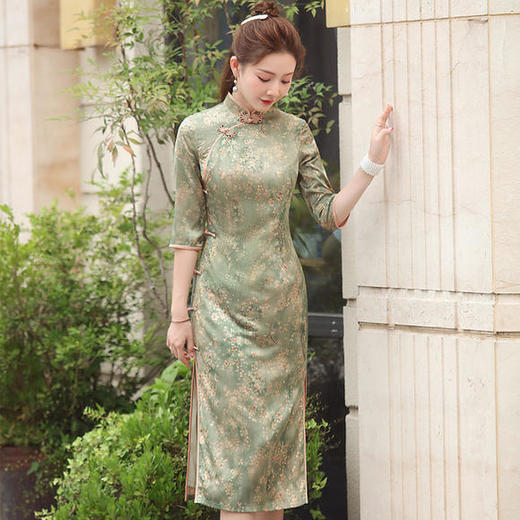 XGT-Q2304新款优雅气质立领中袖缎面提花中长款旗袍 商品图0