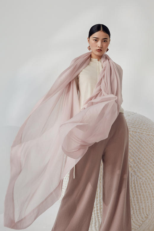疗愈羊绒| 空调间围巾 2.0 系列 | 超薄素色大尺寸折边披肩 |时装周款  FDS18P769N 商品图1