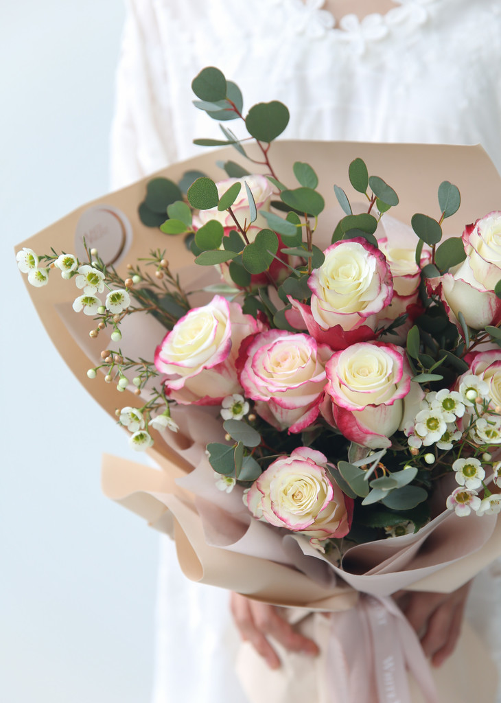 提前一周预订厄瓜多尔甜心玫瑰花束