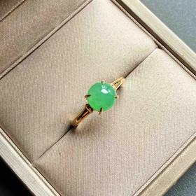 冰种阳绿翡翠蛋面戒指18k黄金镶嵌