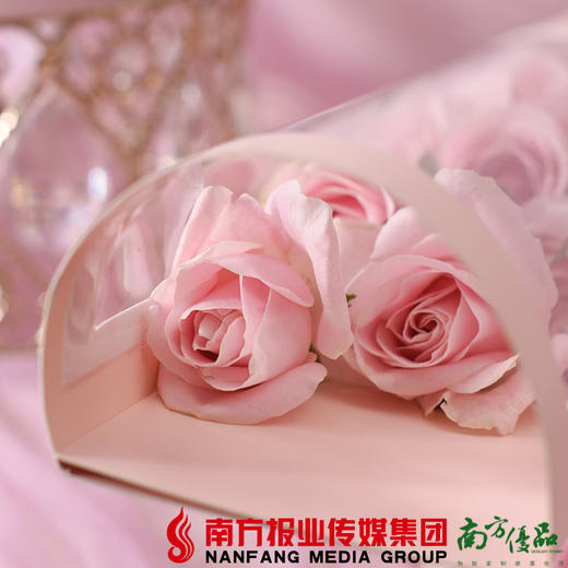 【全国包邮】怦然心动花盒（粉红款） 9枝红玫瑰/盒 （七夕到货） 商品图3