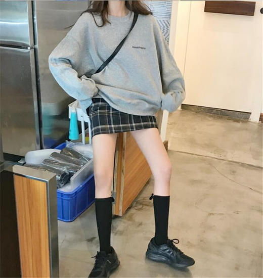 黛唯梵  2021秋季新款情侣简约字母宽松显瘦卫衣女七夕情人节 商品图3