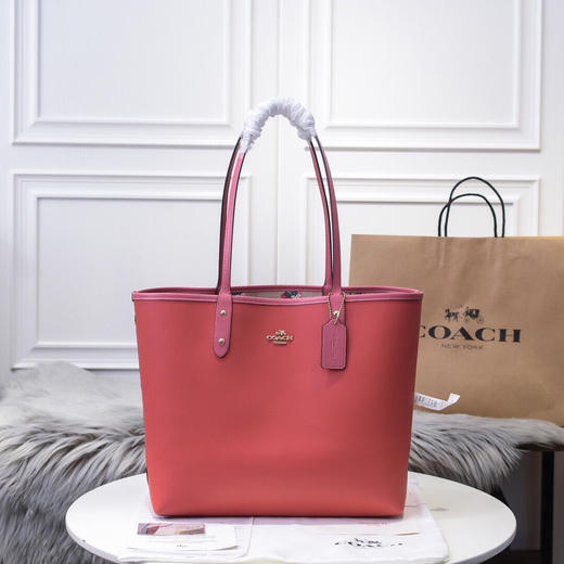 夏日特价💰430 COACH/蔻驰女士新款马车标双面托特包 91515 草莓系列少女心 商品图7