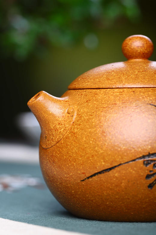 【如意西施】泥料:黄金砂 容量:260cc 作者:盛中杰(国工)