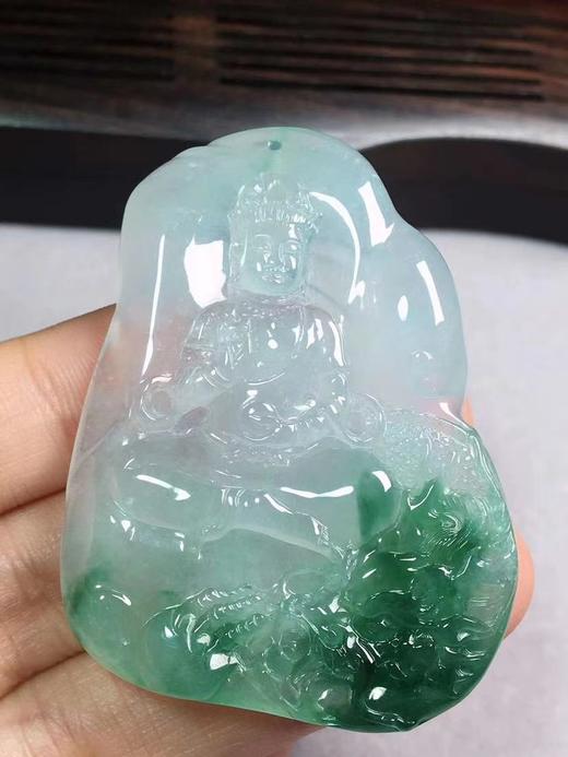 86844翡翠降龙观音