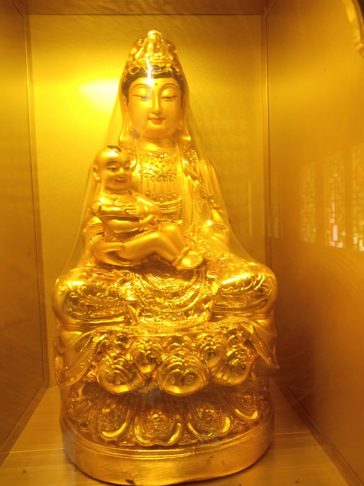 蕲春龙泉寺送子观音菩萨像认供永久供奉于殿内