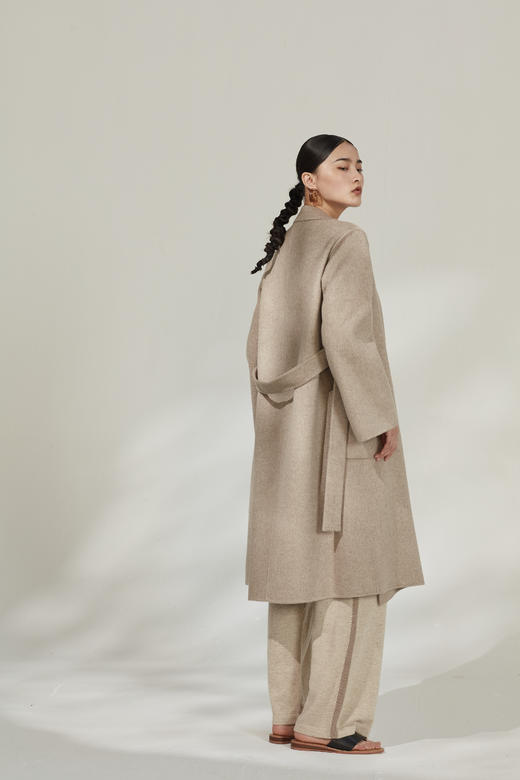 秋冬 女装小翻领水波纹羊绒呢大衣 SJF92W823N 商品图6