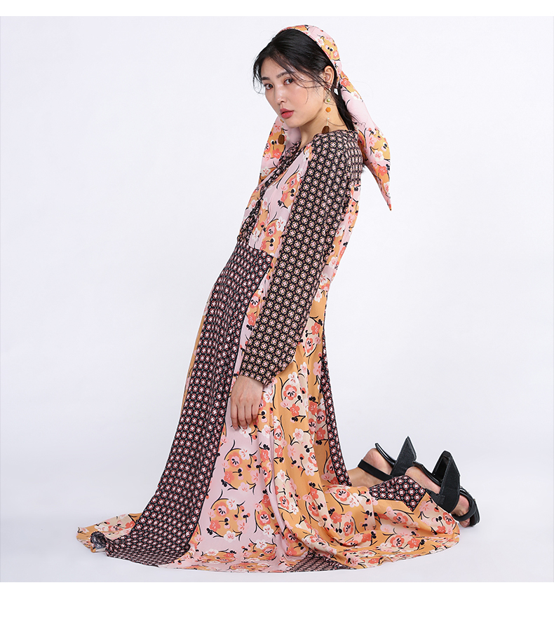 阿尤原创女装2020秋季民族印花复古拼贴v领长款连衣裙a203w18270