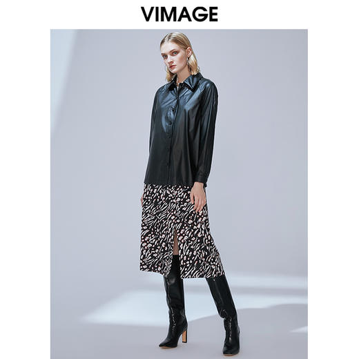 VIMAGE纬漫纪秋款个性时尚纯色百搭显瘦漆皮衬衫上衣女V1409013 商品图1
