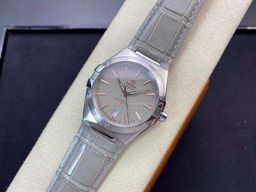 欧米茄 OMEGA 「Constellation Gents’」星座系列第五代作品39mm，依然延续经典的星徽标志和表圈托爪元素，展现优雅的绅士风。尺寸39mm，搭载原装8800,8801自动机芯，进 商品图12