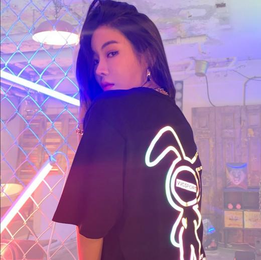 现货~VVC闪光兔T恤男女同款兔子短袖 商品图3