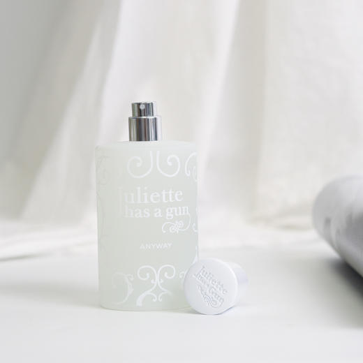 佩枪朱丽叶 随她（无论如何） Juliette Has A Gun Anyway 分装 商品图2