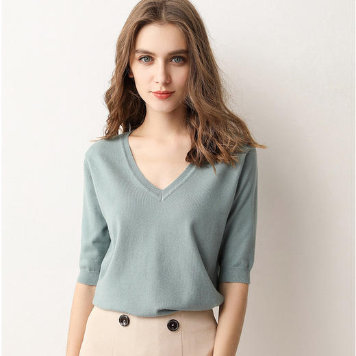 【特惠两件装】 V领显瘦短袖打底针织衫 修身百搭女士上衣纯色打底衫外穿 商品图0