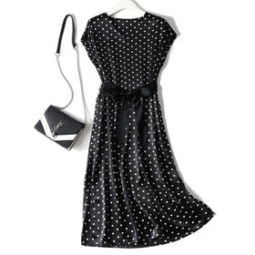 丁摩 减龄又显瘦~进口三醋酸缎面波点V领系带连衣裙20-205DS399