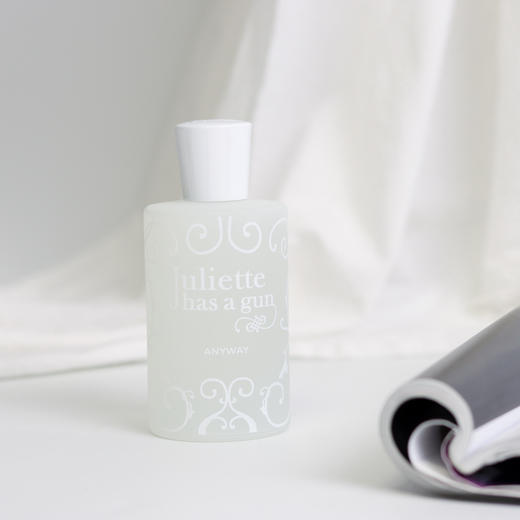 佩枪朱丽叶 随她（无论如何） Juliette Has A Gun Anyway 分装 商品图1