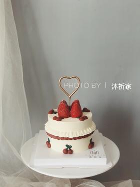 裱花草莓蛋糕