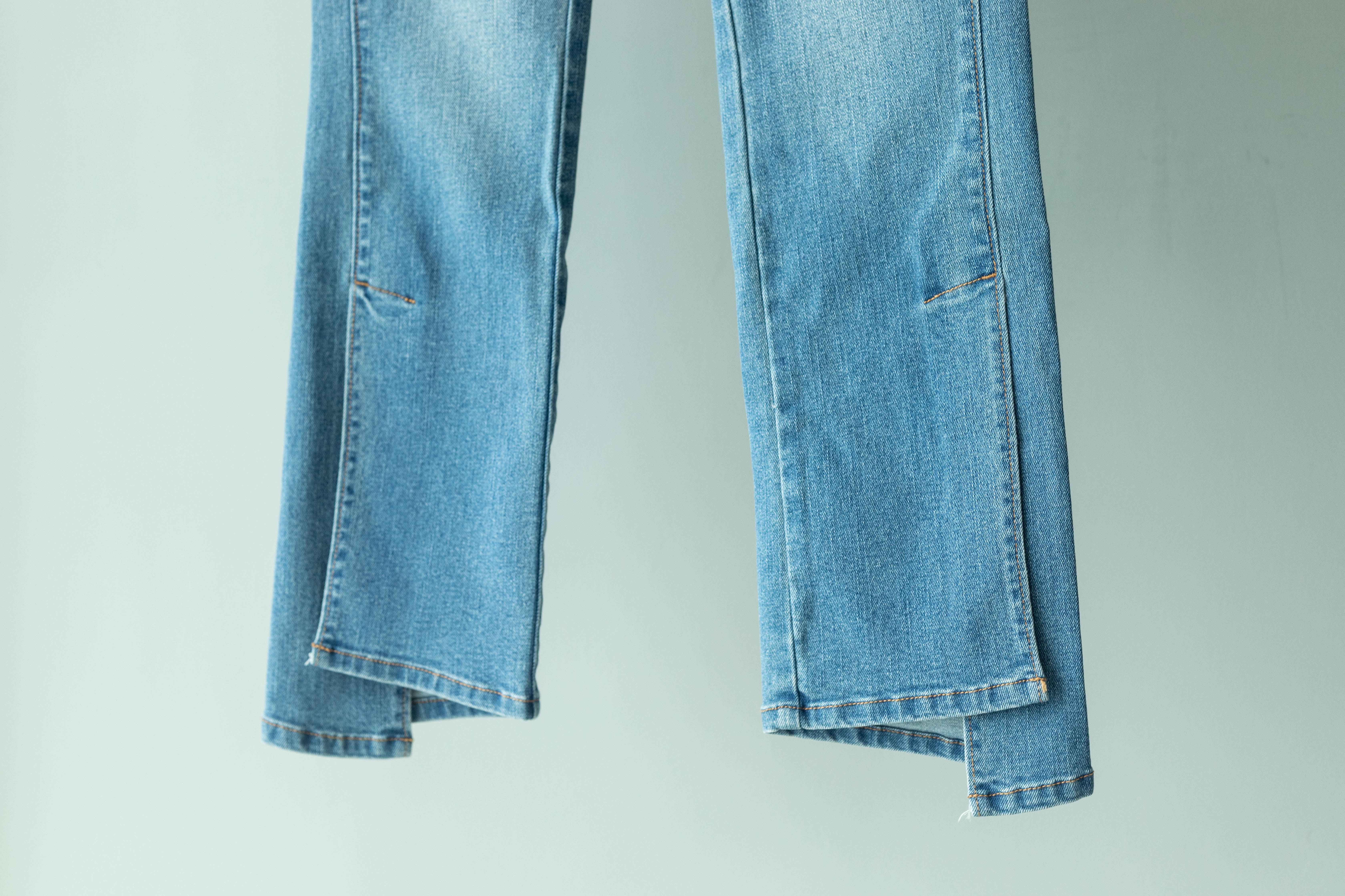 开口弹力牛仔裤