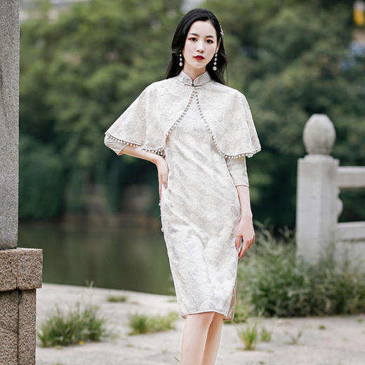 YM-84628日常国风，小披肩蕾丝改良旗袍两件套 商品图3
